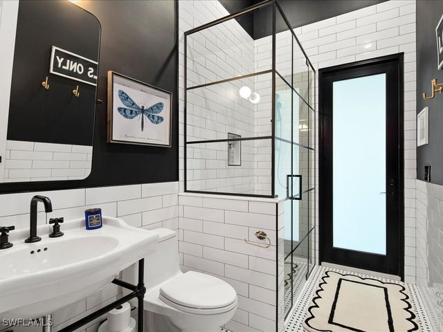 2590 2nd ST NW, Naples, FL 34120