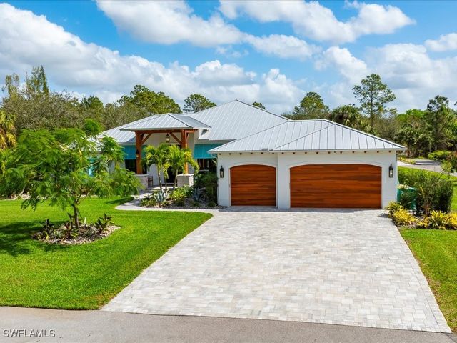 2590 2nd ST NW, Naples, FL 34120