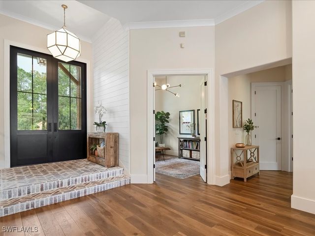 2590 2nd ST NW, Naples, FL 34120