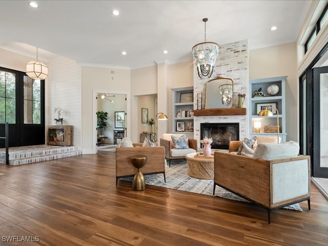 2590 2nd ST NW, Naples, FL 34120