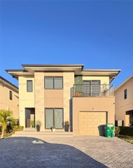 268 NW 13th Court, Florida City, FL 33034