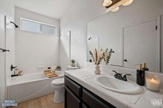 10821 Tivoli Court, Bakersfield, CA 93311