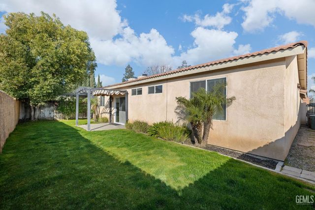 10821 Tivoli Court, Bakersfield, CA 93311