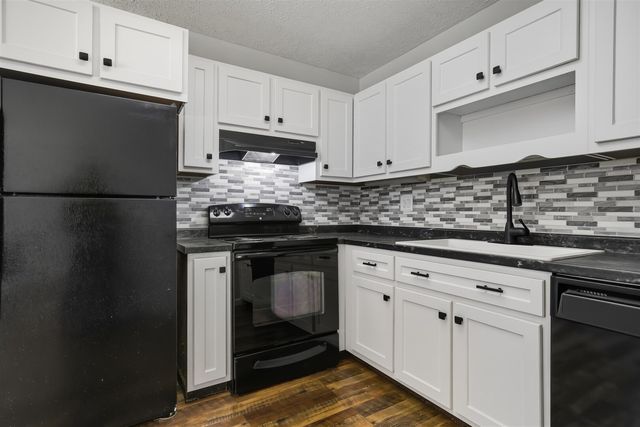 1916 Tracy Drive 26, Bloomington, IL 61704