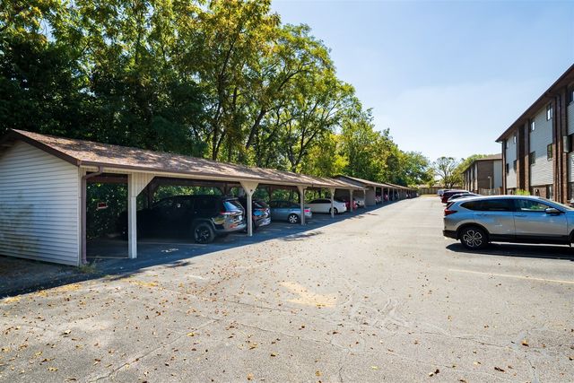 1916 Tracy Drive 26, Bloomington, IL 61704