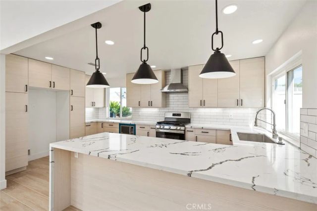 36 Mountain View, Irvine, CA 92603