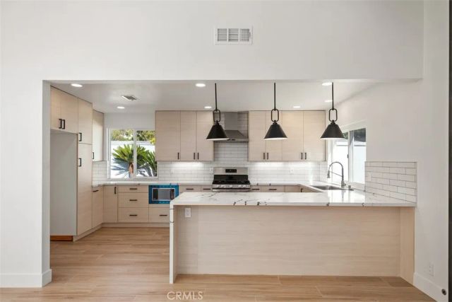 36 Mountain View, Irvine, CA 92603