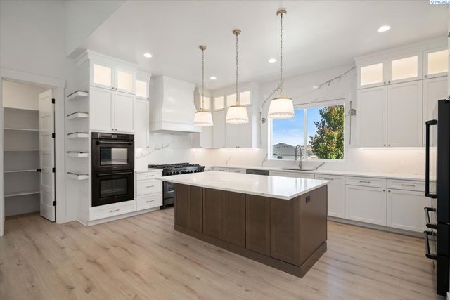 736 Mara Loop, Richland, WA 99352