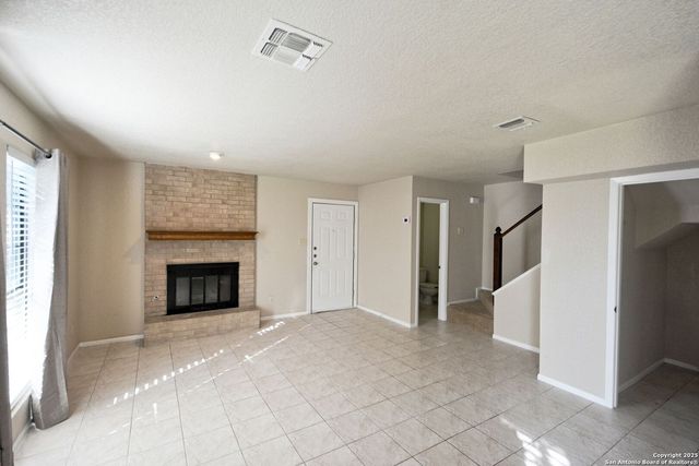 1024 Mission Dr Apt B, New Braunfels, TX 78130