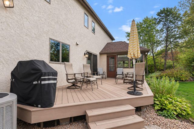 525 Sycamore Circle, Plymouth, MN 55441