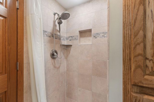 525 Sycamore Circle, Plymouth, MN 55441