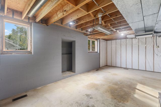 525 Sycamore Circle, Plymouth, MN 55441