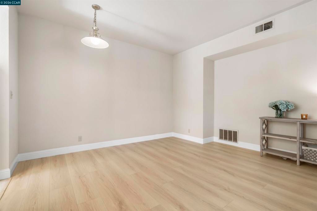 Image 17 of property listing at 360 S Eagle Nest Lane, Danville, CA 94506