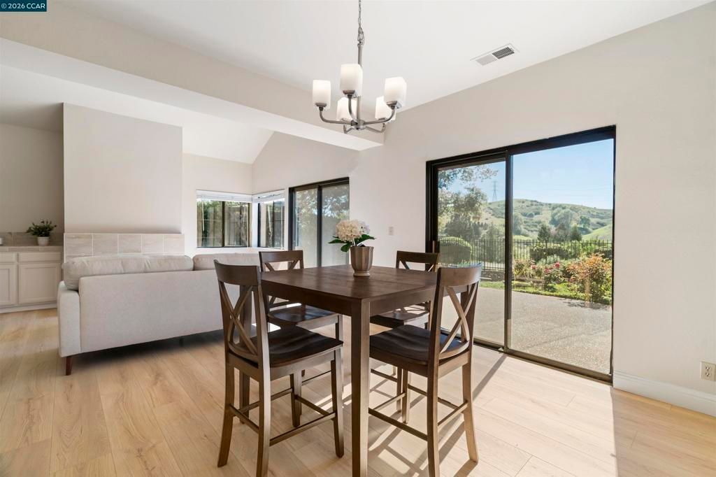 Image 19 of property listing at 360 S Eagle Nest Lane, Danville, CA 94506