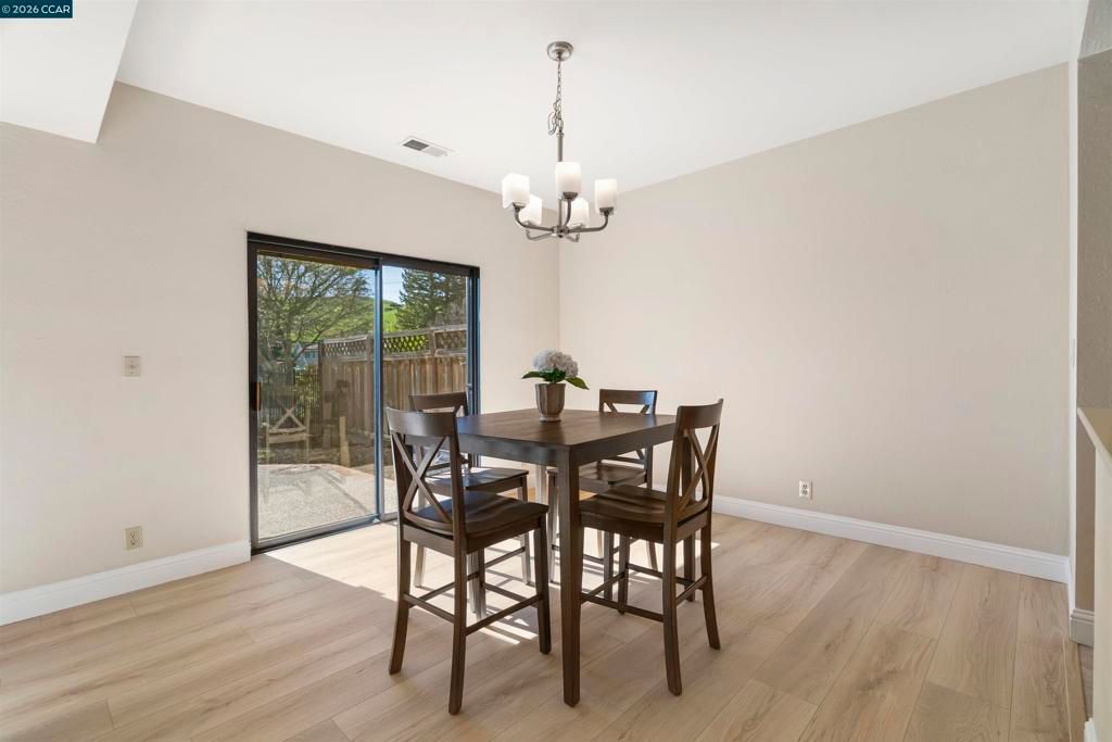 Image 20 of property listing at 360 S Eagle Nest Lane, Danville, CA 94506