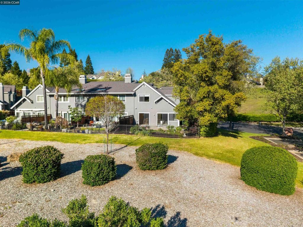 Image 46 of property listing at 360 S Eagle Nest Lane, Danville, CA 94506