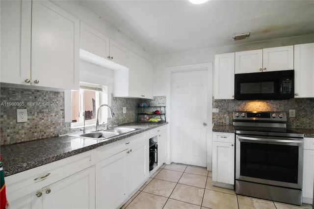 350 NW 119th St, Miami, FL 33168