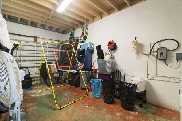 350 NW 119th St, Miami, FL 33168