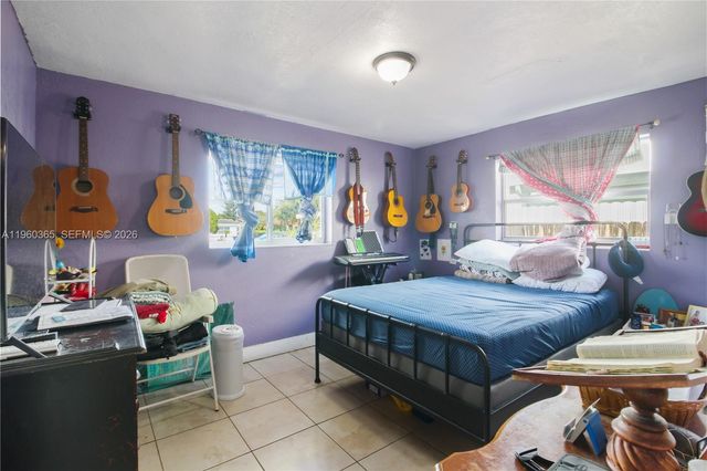 350 NW 119th St, Miami, FL 33168