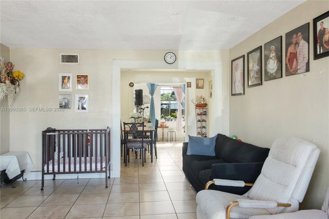 350 NW 119th St, Miami, FL 33168