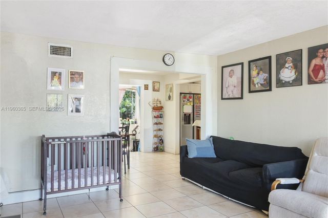 350 NW 119th St, Miami, FL 33168