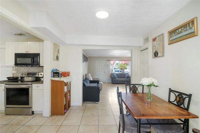 350 NW 119th St, Miami, FL 33168