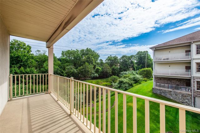 28 N De Baun Avenue 205, Suffern, NY 10901