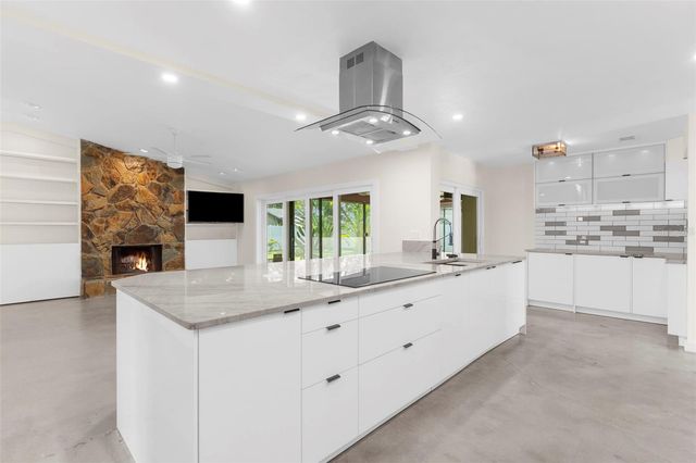 4250 MARLOWE DRIVE, Sarasota, FL 34241