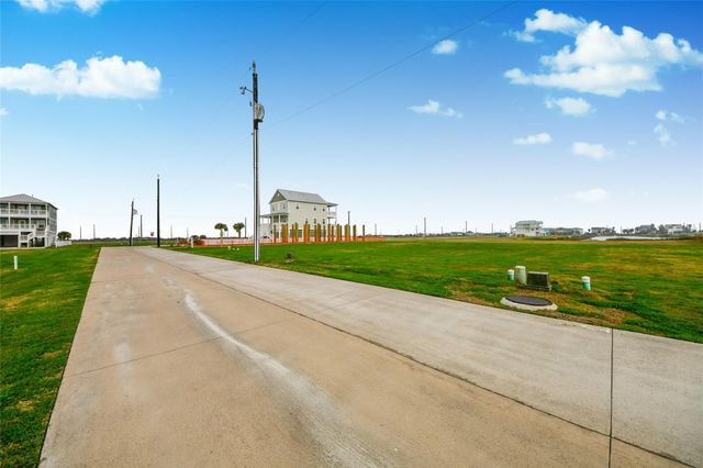 3819 Ohana Lane, Galveston, TX 77554