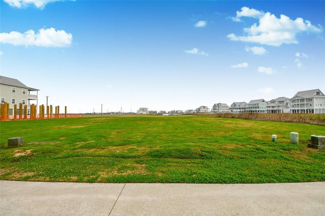 3819 Ohana Lane, Galveston, TX 77554
