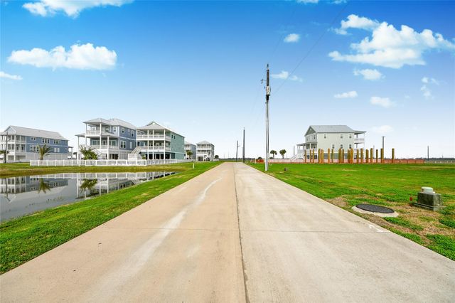 3819 Ohana Lane, Galveston, TX 77554