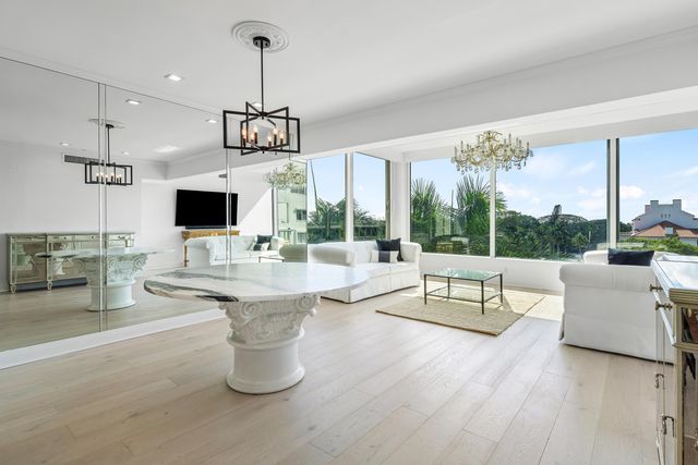 44 COCOANUT Row 526B, Palm Beach, FL 33480