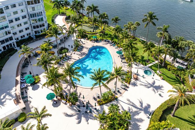 44 COCOANUT Row 526B, Palm Beach, FL 33480
