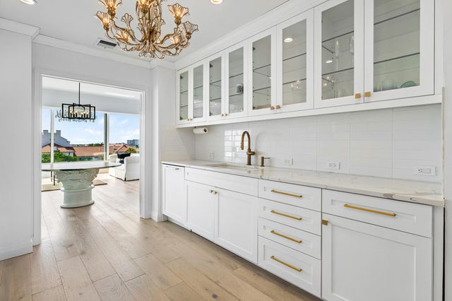 44 COCOANUT Row 526B, Palm Beach, FL 33480