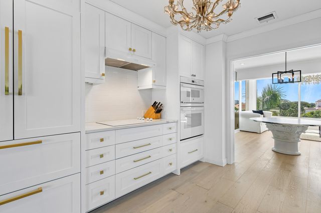 44 COCOANUT Row 526B, Palm Beach, FL 33480