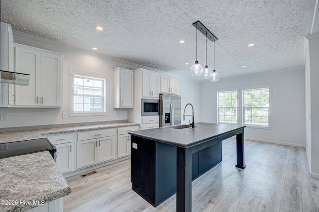 1013 Pine Ridge Court, Castle Hayne, NC 28429