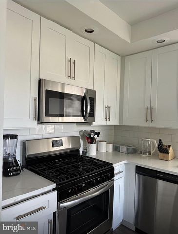 482 MARTIN ST, Philadelphia, PA 19128