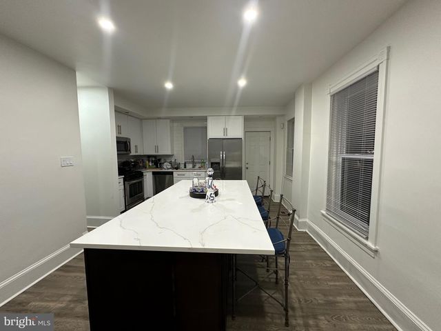 482 MARTIN ST, Philadelphia, PA 19128