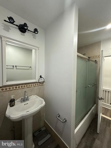 482 MARTIN ST, Philadelphia, PA 19128