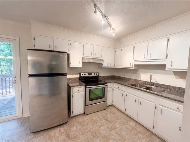 5421 Pine Level Drive, Browns Summit, NC 27214