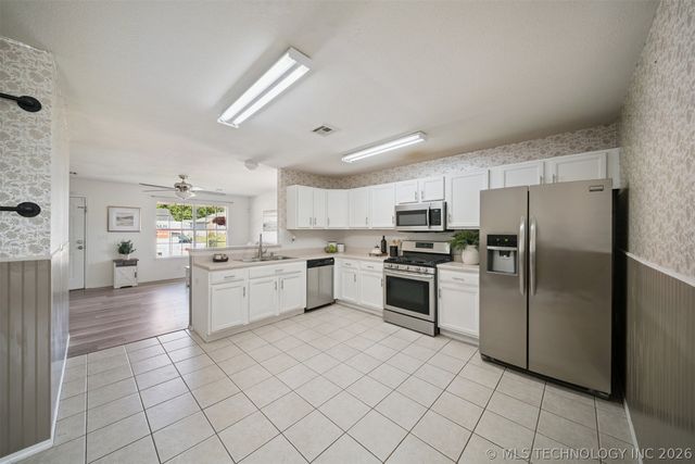 1922 Lexington Road, Claremore, OK 74017