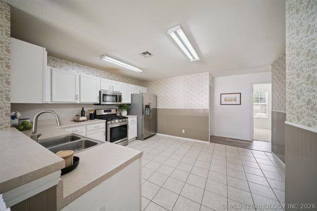 1922 Lexington Road, Claremore, OK 74017