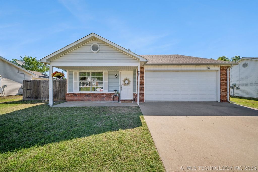 1922 Lexington Road, Claremore, OK 74017