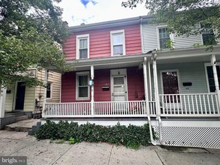165 N WATER ST, Spring Grove, PA 17362