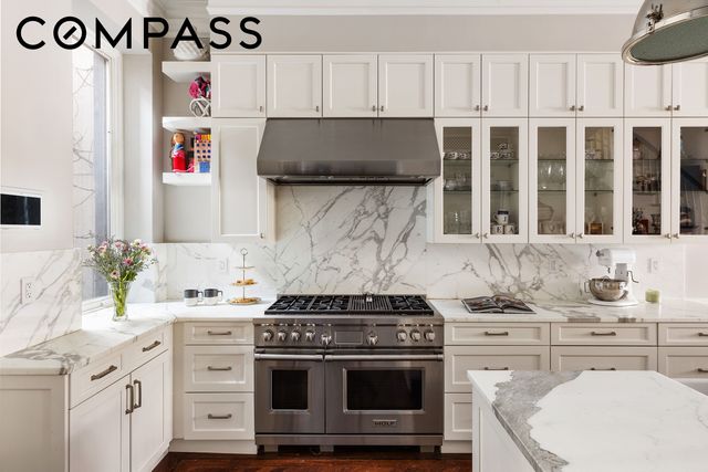 304 E 82nd Street, New York City, NY 10028