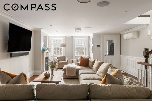 304 E 82nd Street, New York City, NY 10028