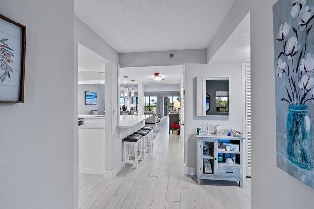 500 Ocean Trail Way 406, Jupiter, FL 33477
