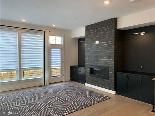 1870 EASTERLY RD, Reston, VA 20190