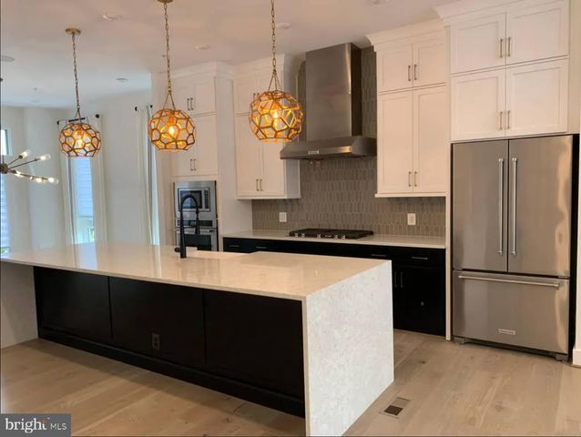 1870 EASTERLY RD, Reston, VA 20190