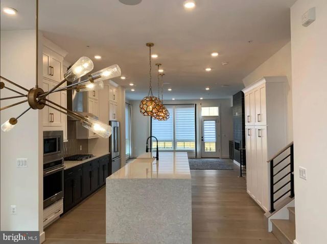 1870 EASTERLY RD, Reston, VA 20190